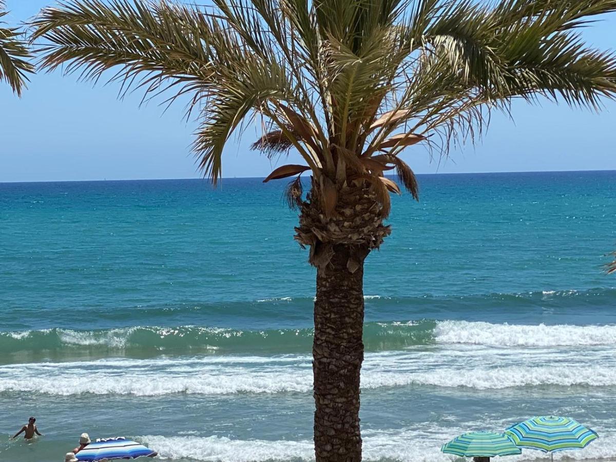 Apartamento Frente Al Mar En El Campello Luaran gambar