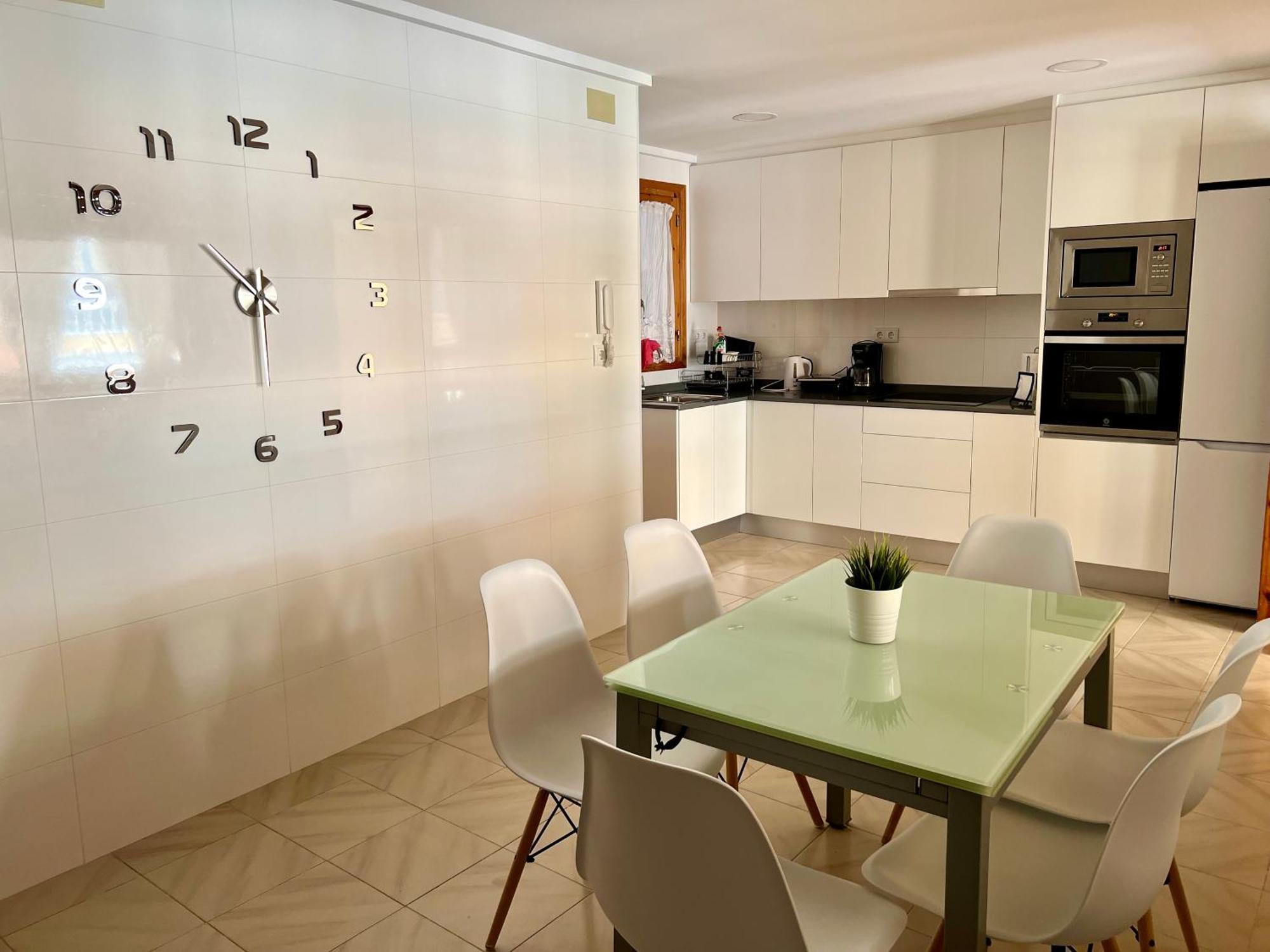 Apartamento Frente Al Mar En El Campello Luaran gambar