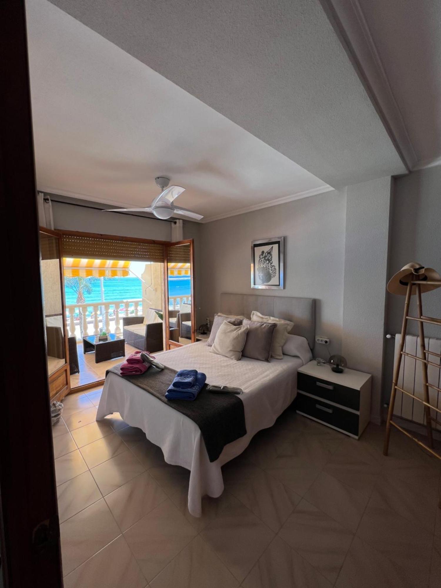 Apartamento Frente Al Mar En El Campello Luaran gambar