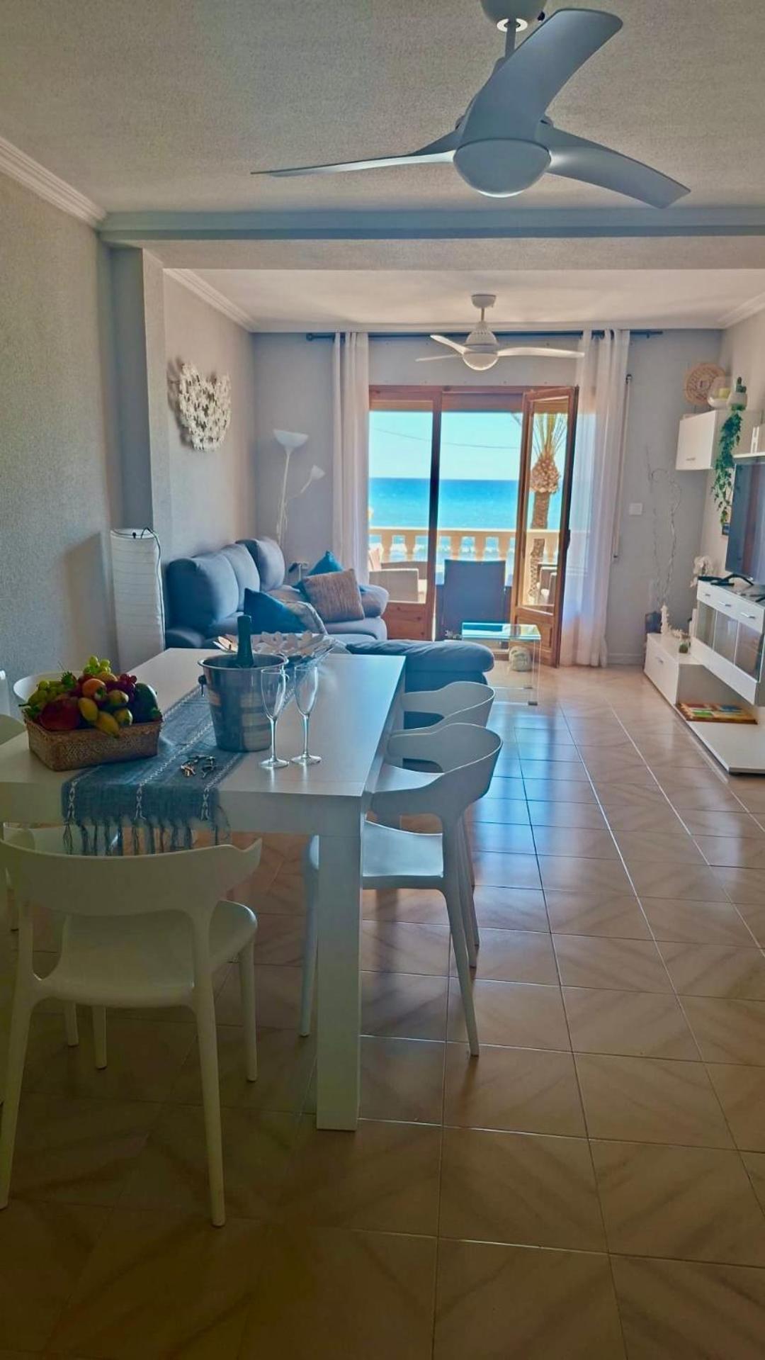 Apartamento Frente Al Mar En El Campello Luaran gambar